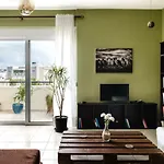 The Green House Modern Central Apartment